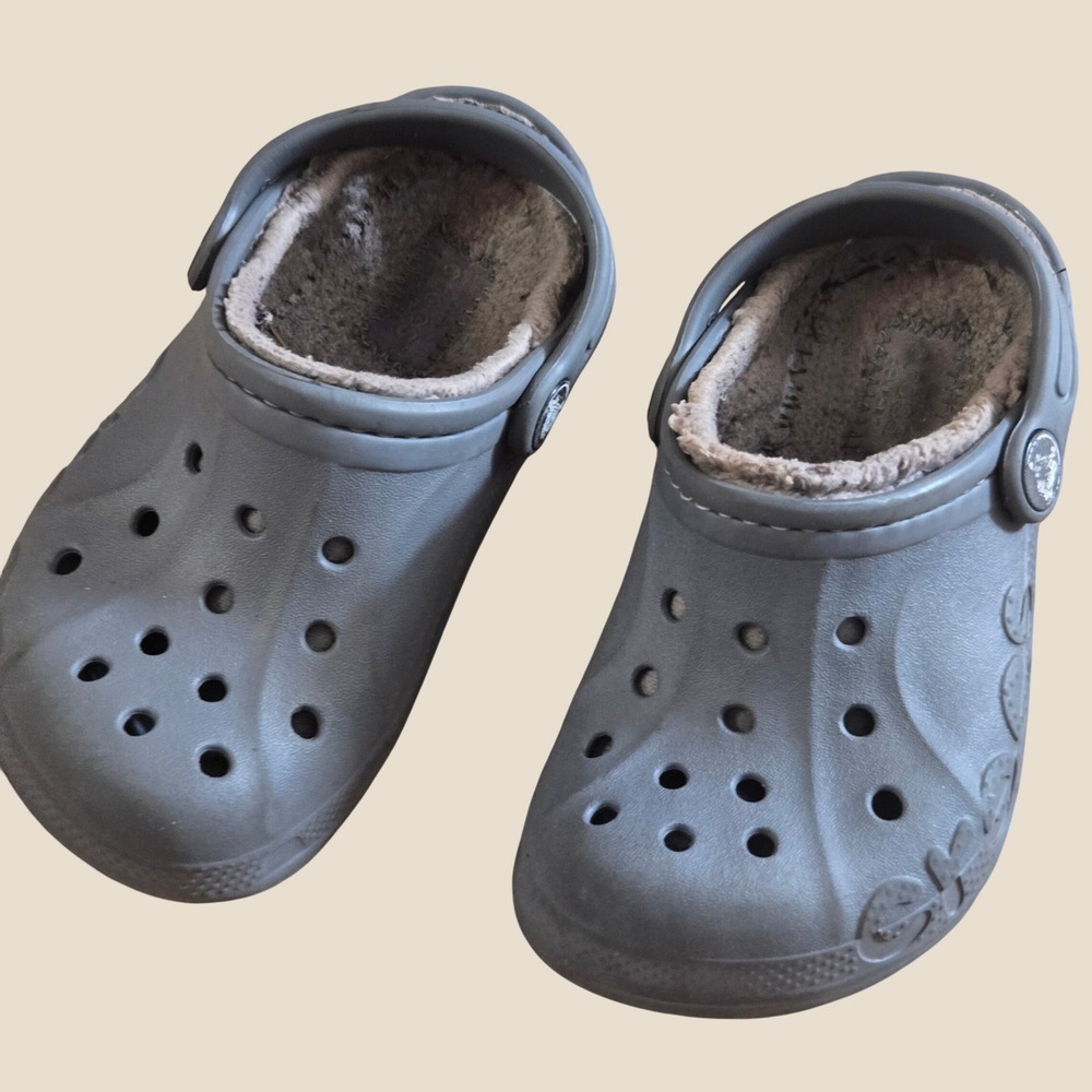 Crocs Kids Classic Fuzz-Lined Clog Charcoal Grey Fleece Slip On Shoes Size C10